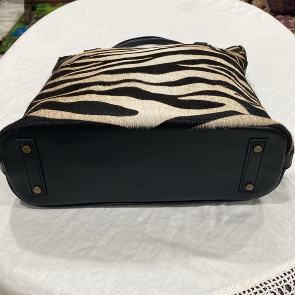 CAVALCANTI beautiful leather bag made in Italy zebra tiger pony hair 15”x13”x5” - Picture 5 of 16